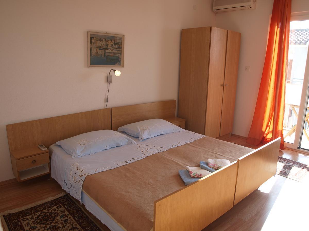Apartments Nadia Igrane Exterior foto